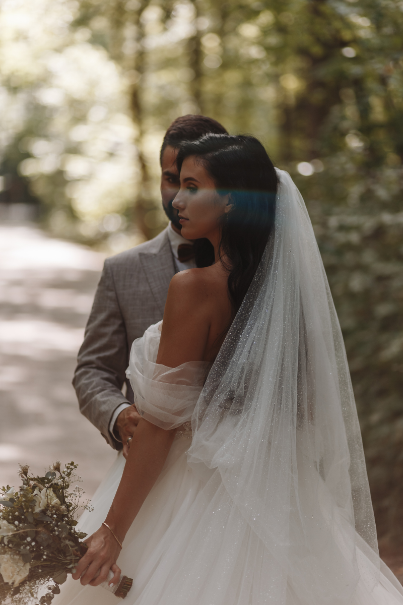 Hochzeitspaar im Thüringer Wald
